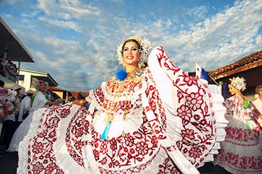 Pollera dance during holidays.